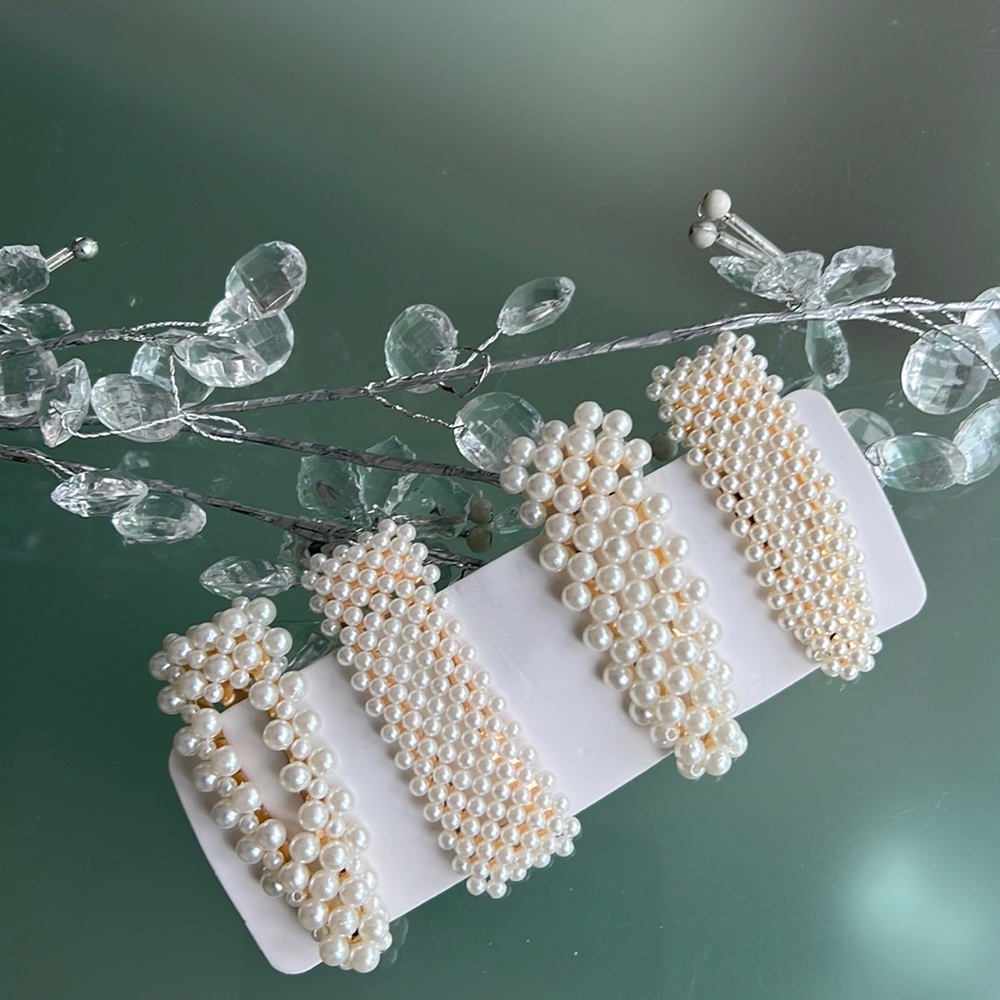 Hair clips